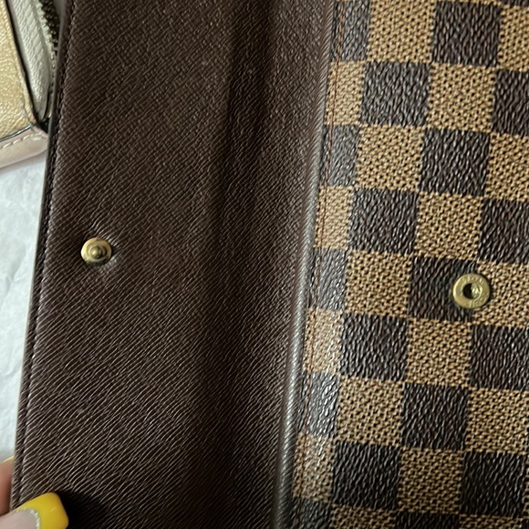 Authentic LV wallet - Picture 13 of 14